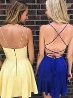 Elegantes vestidos de fiesta cortos con escote en V y espalda descubierta