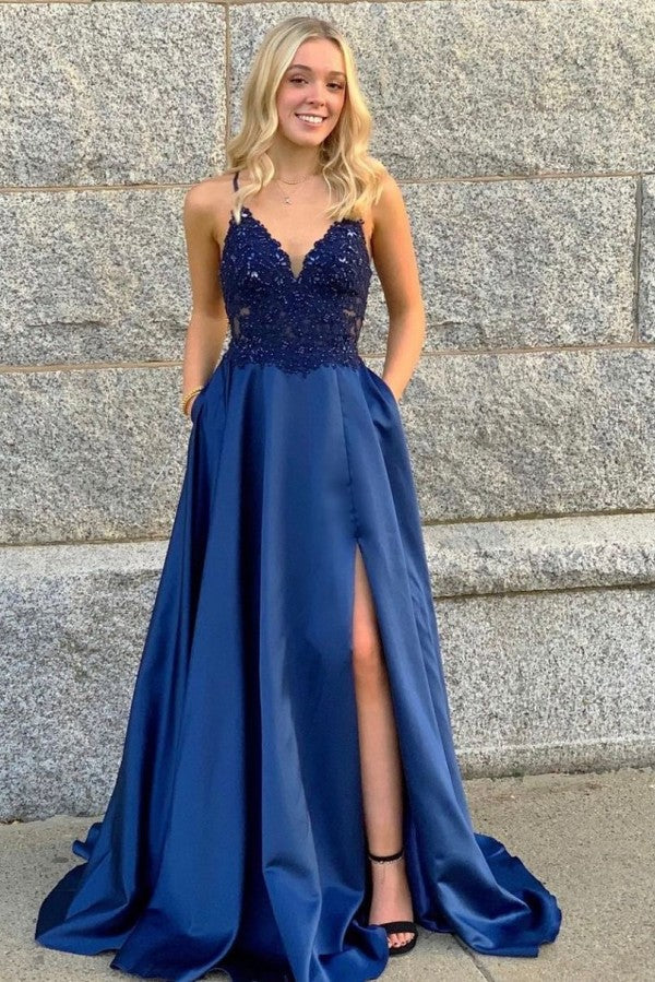 Elegante vestido de fiesta de satén con escote en V, tirantes finos, abertura frontal y bolsillos.