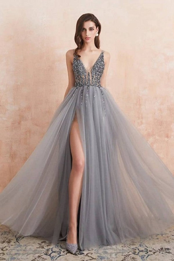 Elegante vestido de fiesta de tul con escote en V, espalda abierta y cuentas, con abertura