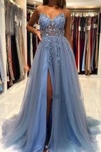 Elegantes vestidos de noche largos azules con cuentas y aberturas