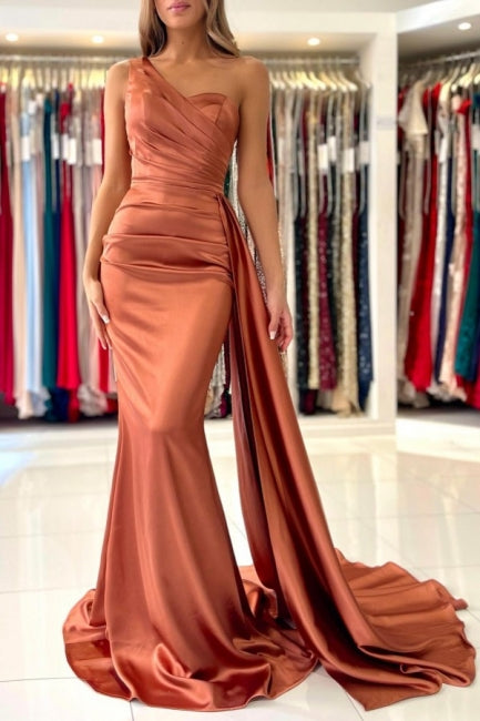 Elegantes korallenfarbenes One-Shoulder-Abiballkleid im Meerjungfrau-Stil mit bodenlangem Satin und Rüschen
