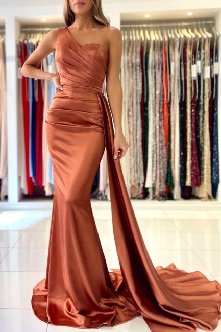 Elegantes korallenfarbenes One-Shoulder-Abiballkleid im Meerjungfrau-Stil mit bodenlangem Satin und Rüschen