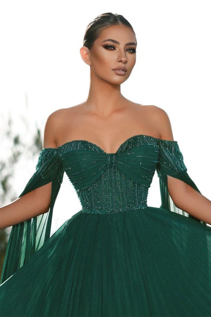 Elegante vestido de fiesta verde oscuro con hombros descubiertos y lentejuelas de corte A