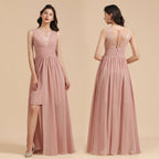 Elegante vestido de dama de honor de encaje floral sin mangas en rosa empolvado con abertura lateral.