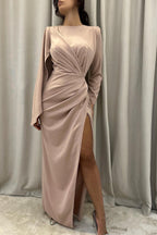 Elegante vestido de fiesta de manga larga hasta el suelo con abertura