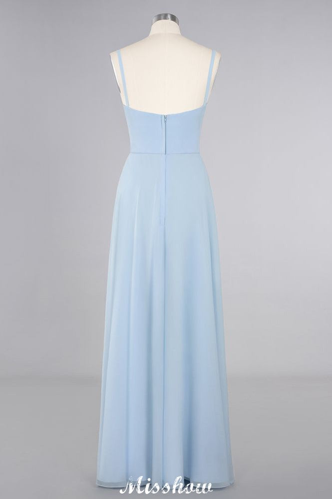 Elegante vestido de dama de honor con abertura frontal, tirantes finos, escote en V y largo hasta el suelo.