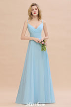 Elegante vestido de dama de honor con abertura frontal, tirantes finos, escote en V y largo hasta el suelo.