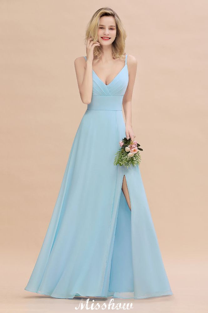 Elegante vestido de dama de honor con abertura frontal, tirantes finos, escote en V y largo hasta el suelo.