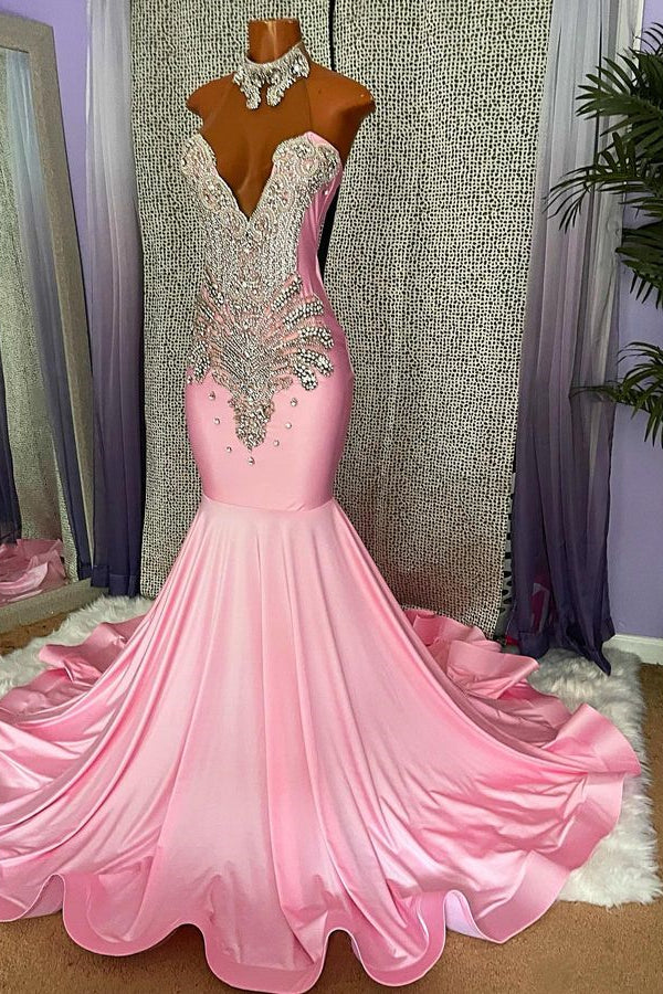 Elegante vestido de fiesta de sirena sin mangas con cuello alto y cuentas