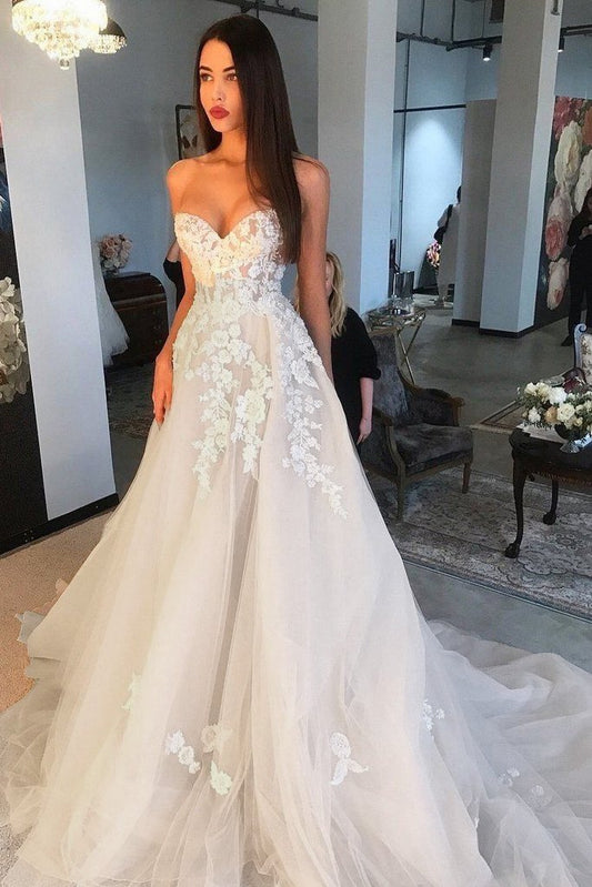 Elegant Ivory Long A Line Sweetheart Tulle Lace Applique Wedding Dress