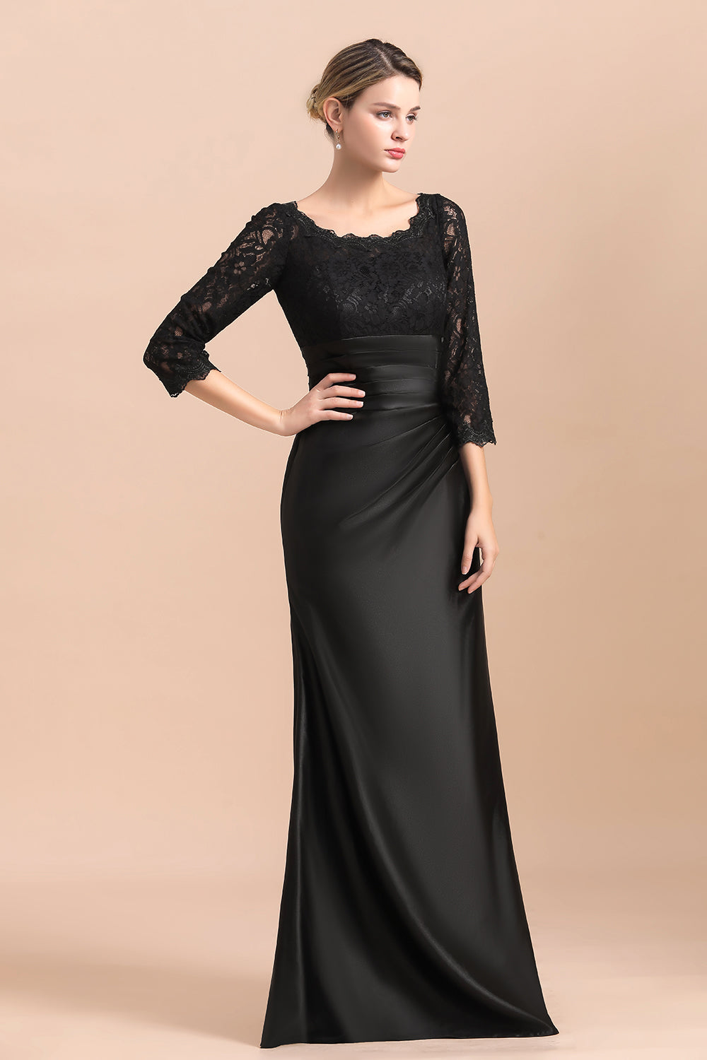 Elegantes Juwel 3/4 Ärmel Schwarz Satin Spitze Rüschen Kleid für die Brautmutter im Angebot