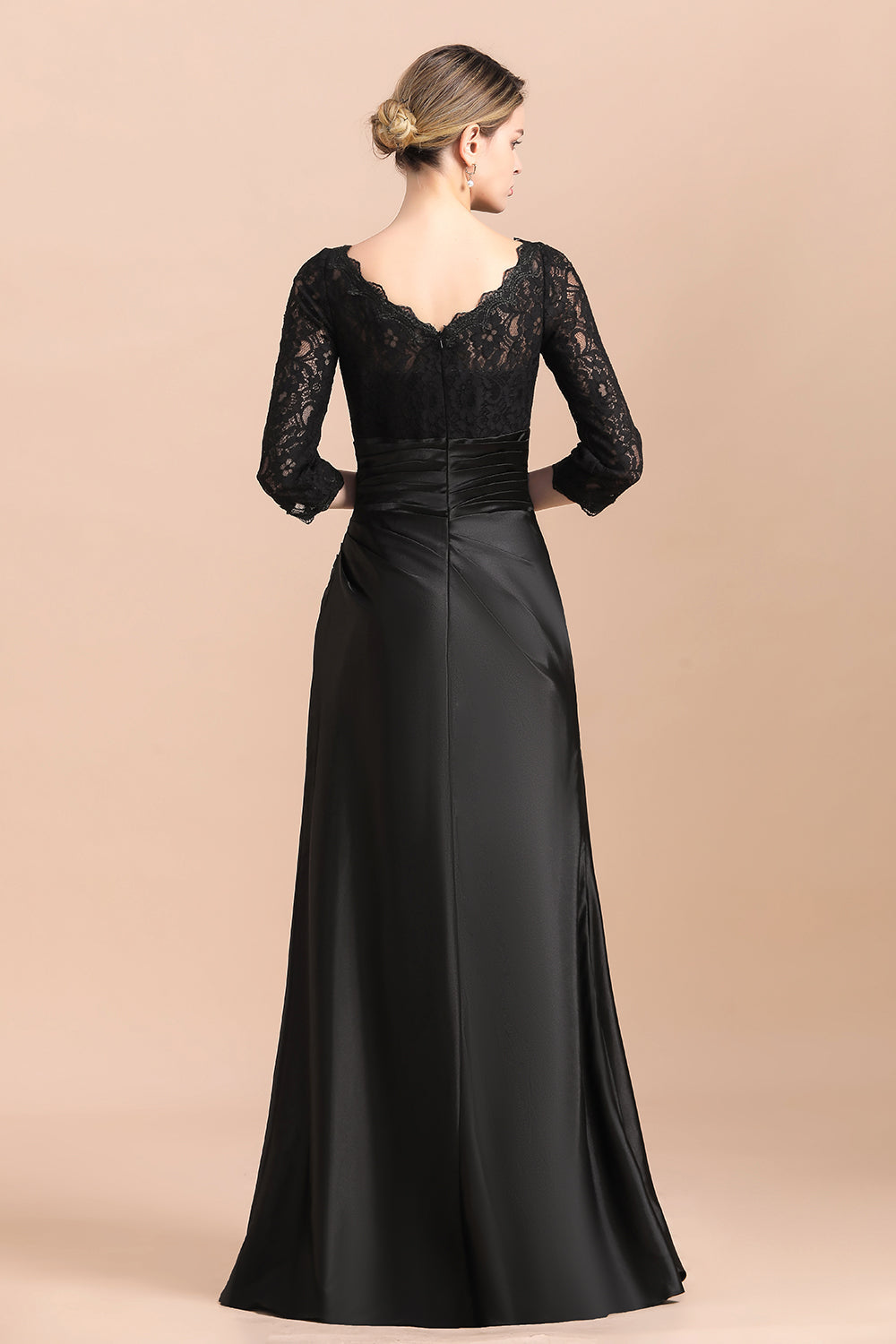 Elegantes Juwel 3/4 Ärmel Schwarz Satin Spitze Rüschen Kleid für die Brautmutter im Angebot