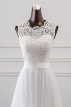 Elegante vestido de novia largo de corte A con apliques de tul y encaje