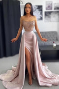 Elegantes langes ärmelloses A-Linien-Ballkleid mit Spitze und Pailletten