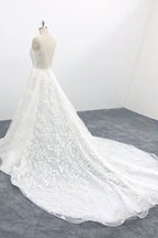 Elegantes langes rückenfreies Brautkleid in A-Linie mit V-Ausschnitt und Spitzenapplikationen