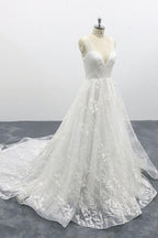 Elegantes langes rückenfreies Brautkleid in A-Linie mit V-Ausschnitt und Spitzenapplikationen