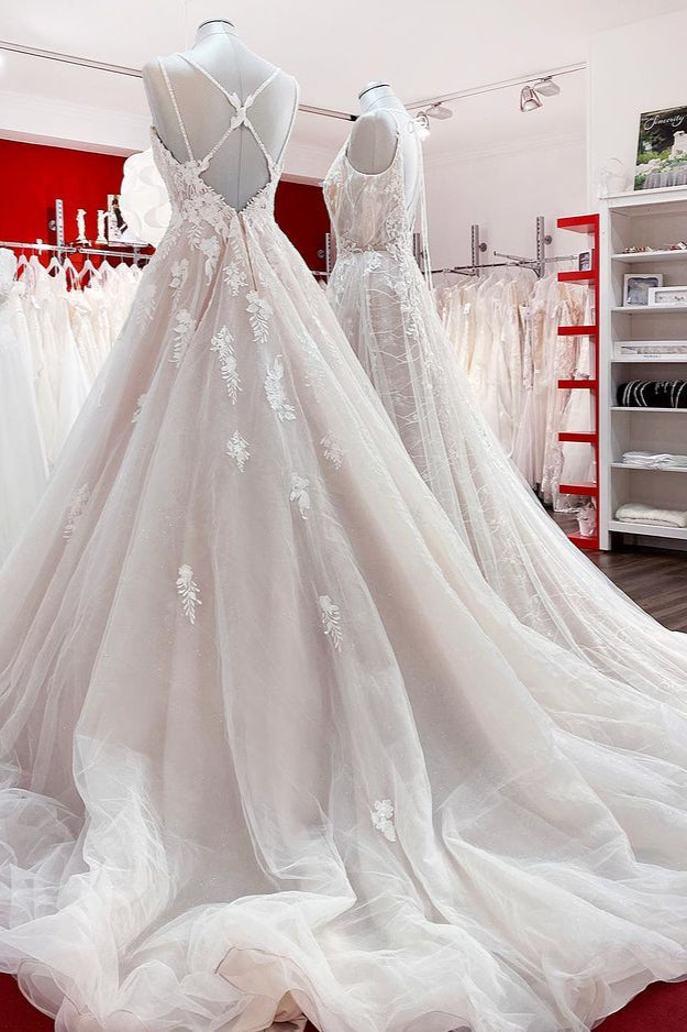 Elegantes langes A-Linien-Brautkleid mit V-Ausschnitt, ärmellos, Rüschen und rückenfreiem