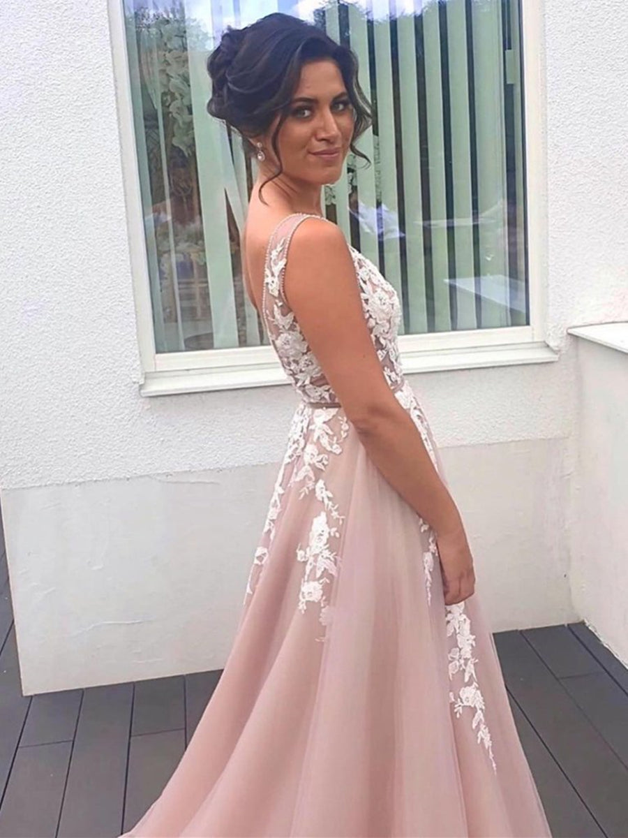 Elegante vestido largo de graduación formal con escote en V, tul, encaje y espalda descubierta