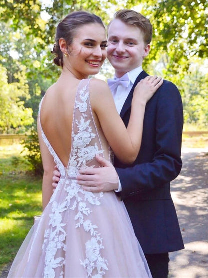 Elegante vestido largo de graduación formal con escote en V, tul, encaje y espalda descubierta