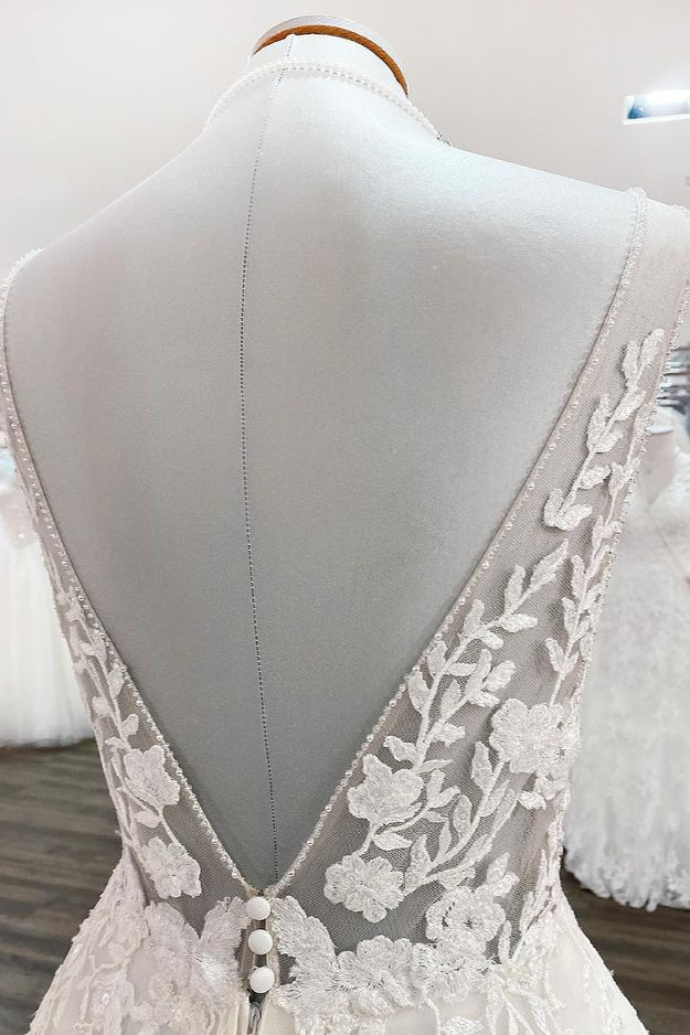 Elegantes langes A-Linien-Brautkleid mit V-Ausschnitt und offenem Rücken aus Tüllspitze