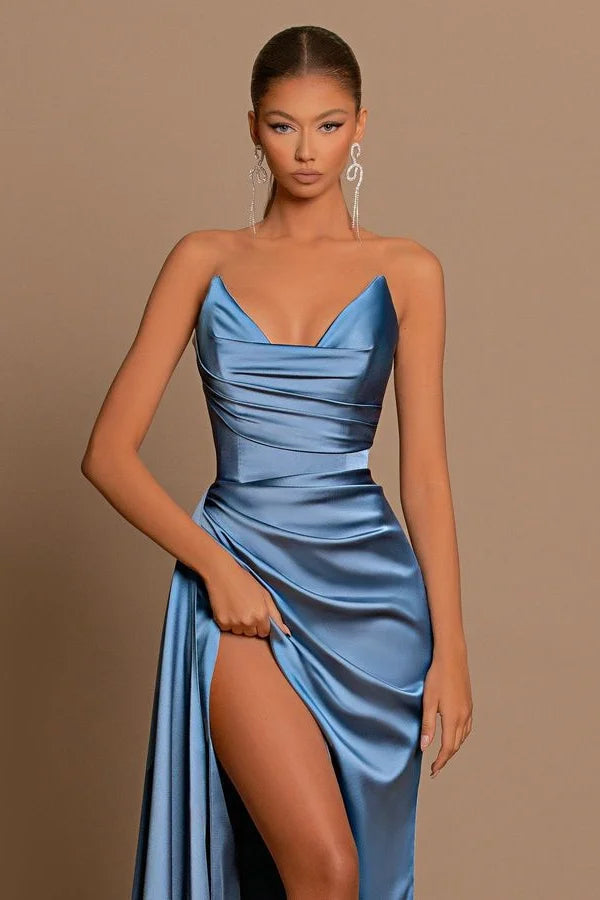Elegantes langes staubblaues ärmelloses Meerjungfrau-Ballkleid mit Schlitz