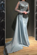 Elegantes langes Meerjungfrau-Abendkleid mit Satin-Applikationen, Spitze und Perlenbesatz und Ärmeln