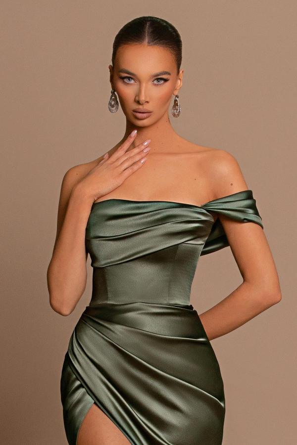 Elegantes langes Meerjungfrau-Abendkleid mit einer Schulter aus Satin mit Schlitz