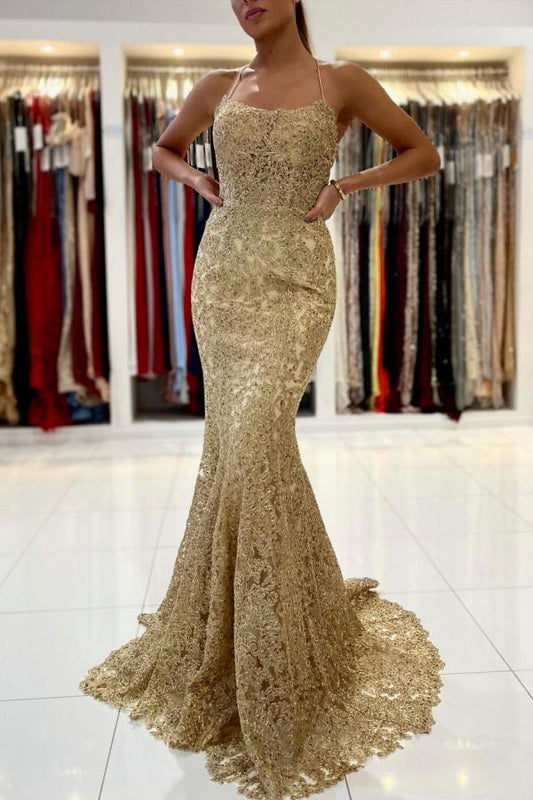 Elegantes langes Meerjungfrau-Abschlussballkleid mit Spaghettiträgern und rückenfreiem Spitzenbesatz
