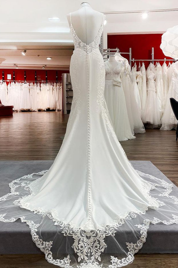 Vestido de novia elegante de sirena con tirantes finos, encaje, satén y espalda abierta