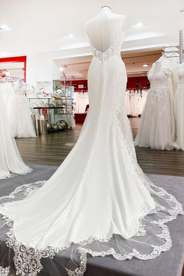 Vestido de novia elegante de sirena con tirantes finos, encaje, satén y espalda abierta
