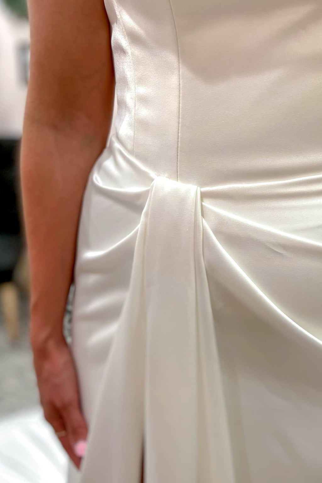 Elegantes langes Meerjungfrau-Brautkleid aus Satin mit Herzausschnitt und Rückenausschnitt