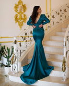 Elegante vestido de fiesta largo de sirena con escote en V y cuentas, con mangas largas