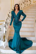 Elegante vestido de fiesta largo de sirena con escote en V y cuentas, con mangas largas