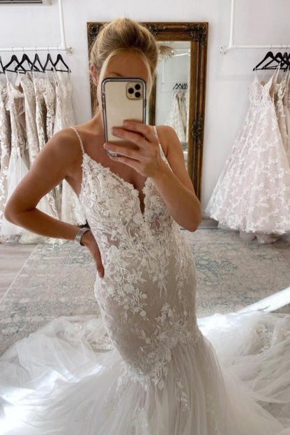 Elegante Lange Meerjungfrau V-Ausschnitt Ärmellose Brautkleider Mit Spitze