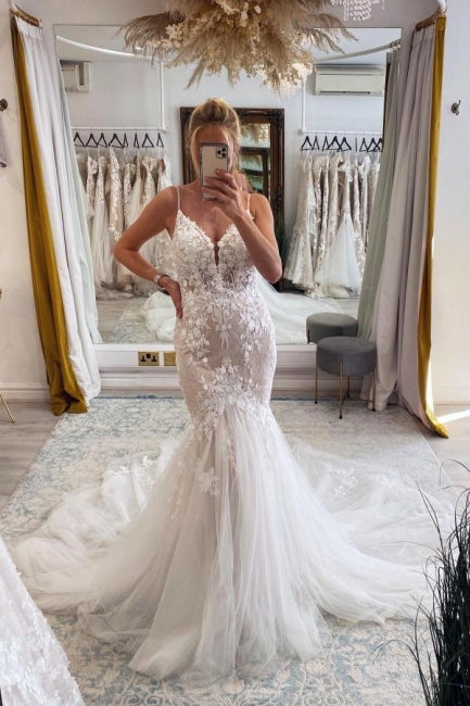 Elegante Lange Meerjungfrau V-Ausschnitt Ärmellose Brautkleider Mit Spitze