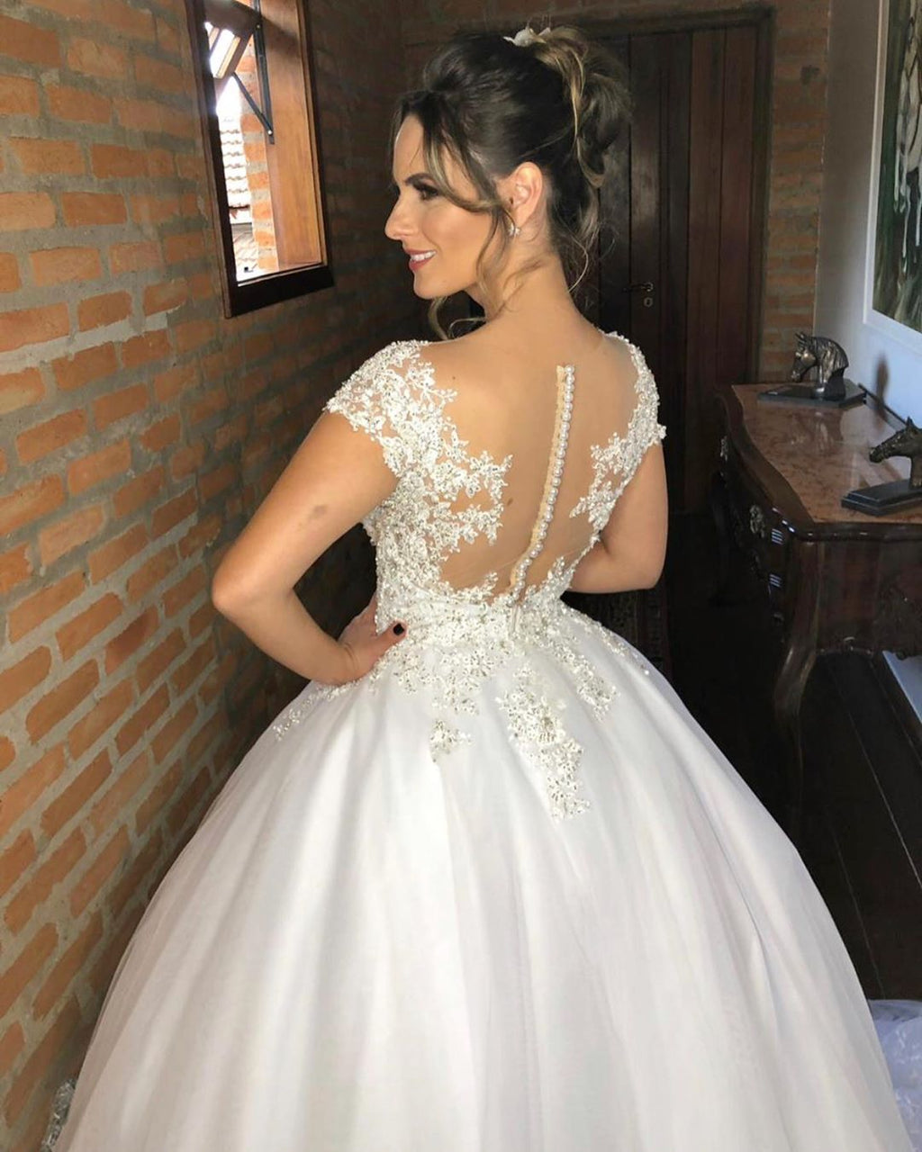 Elegante Lange Prinzessin Applikationen Spitze V-Ausschnitt Brautkleider