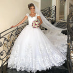 Elegantes langes Prinzessinnen-Brautkleid aus Tüllspitze mit Flügelärmeln