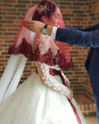 Elegante lange Prinzessin Tüll Spitze Brautkleider mit Ärmeln