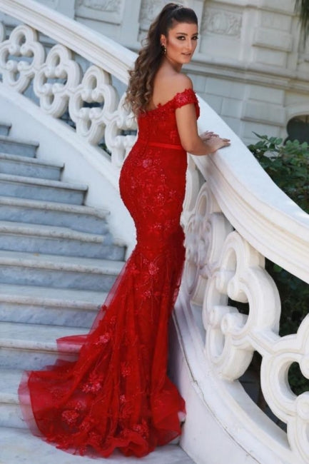 Elegantes vestidos de fiesta largos de sirena rojos con hombros descubiertos y brillo
