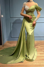 Elegante vestido de noche de sirena con cuello alto y mangas largas en color salvia