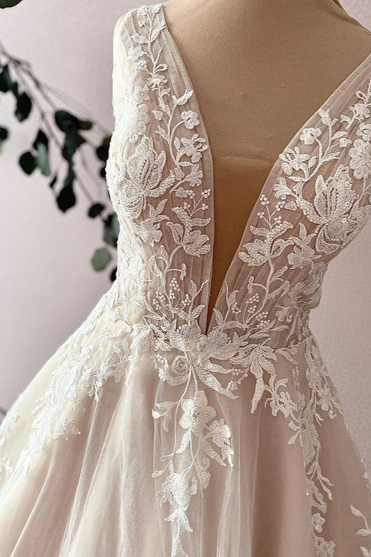Elegantes langes A-Linien-Brautkleid mit Herzausschnitt und Tüllapplikationen