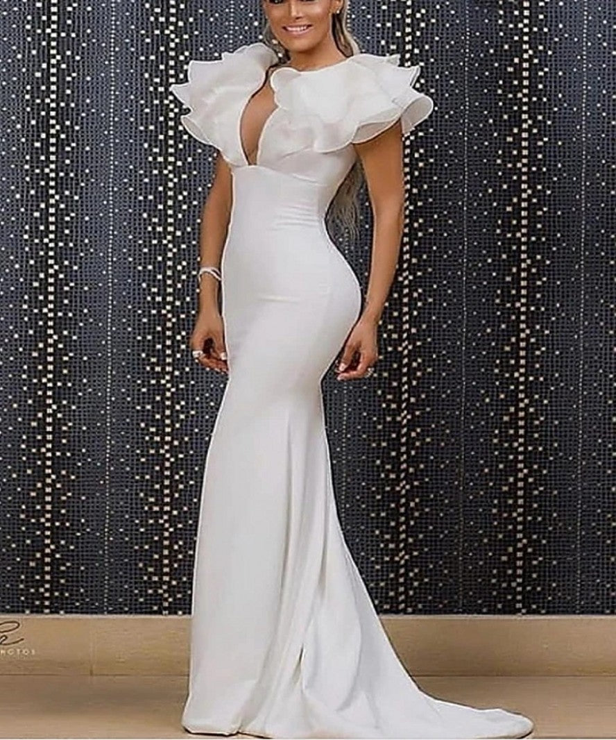 Elegante vestido de fiesta largo blanco de sirena con escote en V, sin mangas y volantes