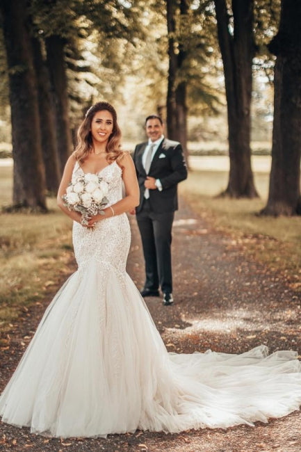 Elegant Mermaid Spaghetti Straps Backless Wedding Dresses With Lace