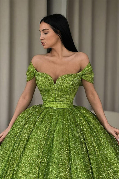 Elegantes schulterfreies grünes A-Linien-Ballkleid mit Pailletten