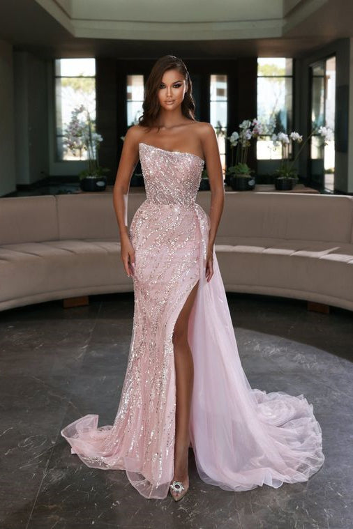 Elegantes, rosa, ärmelloses, langes Meerjungfrau-Ballkleid mit Pailletten und Schlitz
