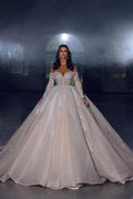 Elegante vestido de novia princesa de corte A con hombros descubiertos y apliques de encaje y mangas largas