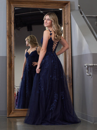 Mariana | A-Linien-Ballkleid aus Spitzentüll mit Herzausschnitt und Schlitz