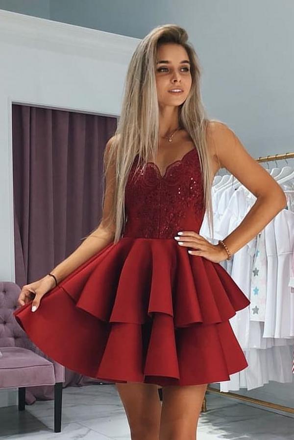 Elegantes kurzes A-Linien-Ballkleid aus Satin mit V-Ausschnitt in Burgunderrot