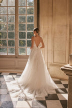 Elegant spaghetti straps sleeveless a-line lace Wedding Dresses