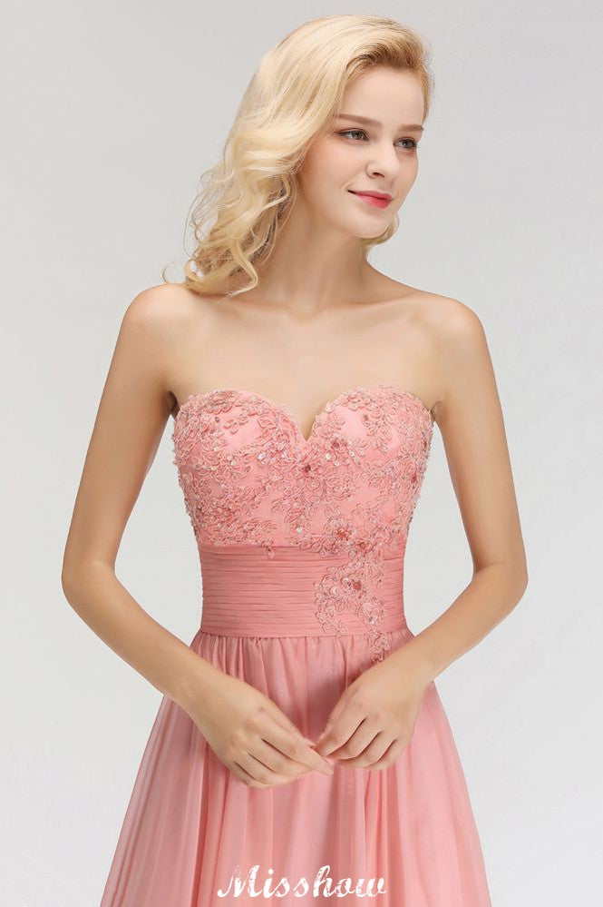 Elegante vestido de dama de honor con escote en forma de A, apliques y volantes de gasa